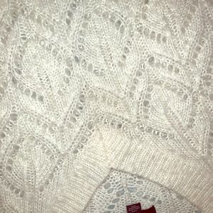 American Eagle Cream crop sweater